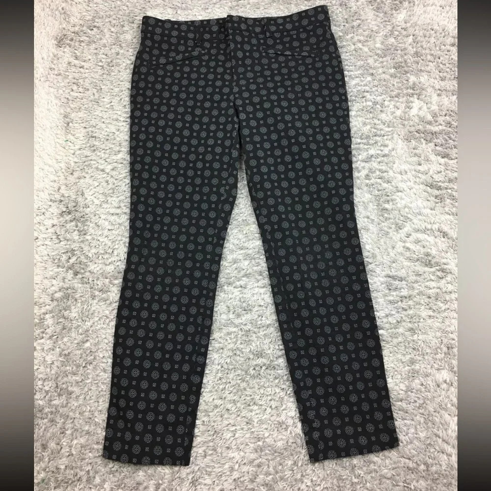 GAP Geometric Print Bi Stretch black print
Skinny Ankle Pants, size 4 - Picture 6 of 11